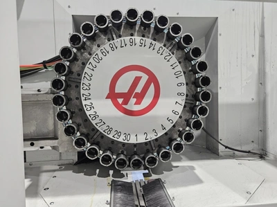 HAAS 5-axis Universal Machining Centre (2021), top condition, POA