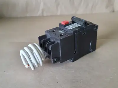 30 Amp 2 Pole 120/240 Volts GFCI Circuit Breaker QE230