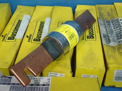 USED COOPER BUSSMANN LPSRK300SP