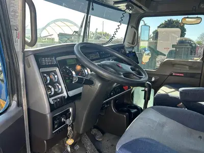 USED 2015 KENWORTH T800