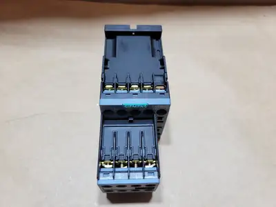 USED SIEMENS 3RH2911-1FA22