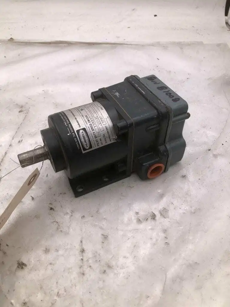 Hubbell 2210-132CC13 Pilot Duty Speed Switch 120/240/480VAC 125/250VDC