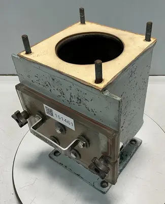 USED METAL FABRICATOR NO MODEL / NO TAG