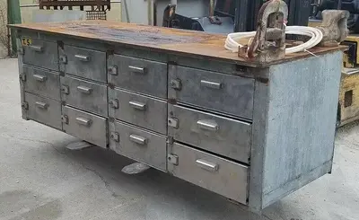 USED SST WORKSTATION CABINET 8' X 3' X 3'