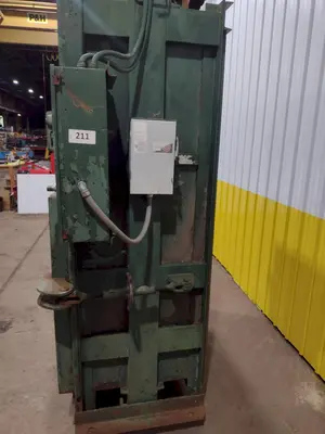 60" X 30" X 48" SELCO MODEL #V5-HD HYDRAULIC VERTICAL BALER: STOCK 17517