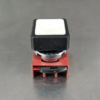 GE P9SPNBG. SQUARE PLASTIC OPERWHITE Square Pushbutton Loc 4E-2