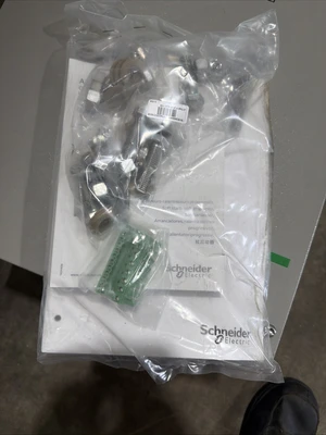 NEW Schneider Electric ATS48C48Y