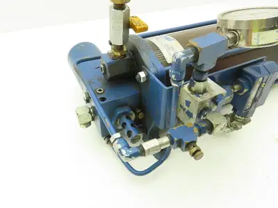 Cleveland Gear Farval TS30FKGXA Pneumatic Grease Pump Lubricator 5 Liter