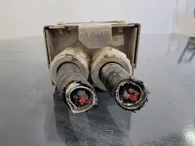 Used PASS & SEYMOUR 7833-MD Switchgears British Columbia CA | Lenmark #243432