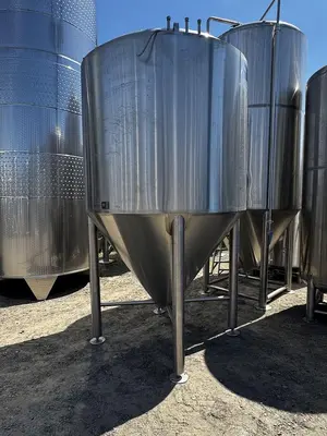 (1) Available - Newlands NSI 30 bbl / 930Gal Jacketed Fermenter