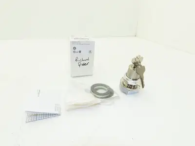 Allen Bradley 800T-J44KE7 Keyed Selector Switch 3-Position w/Key Series U