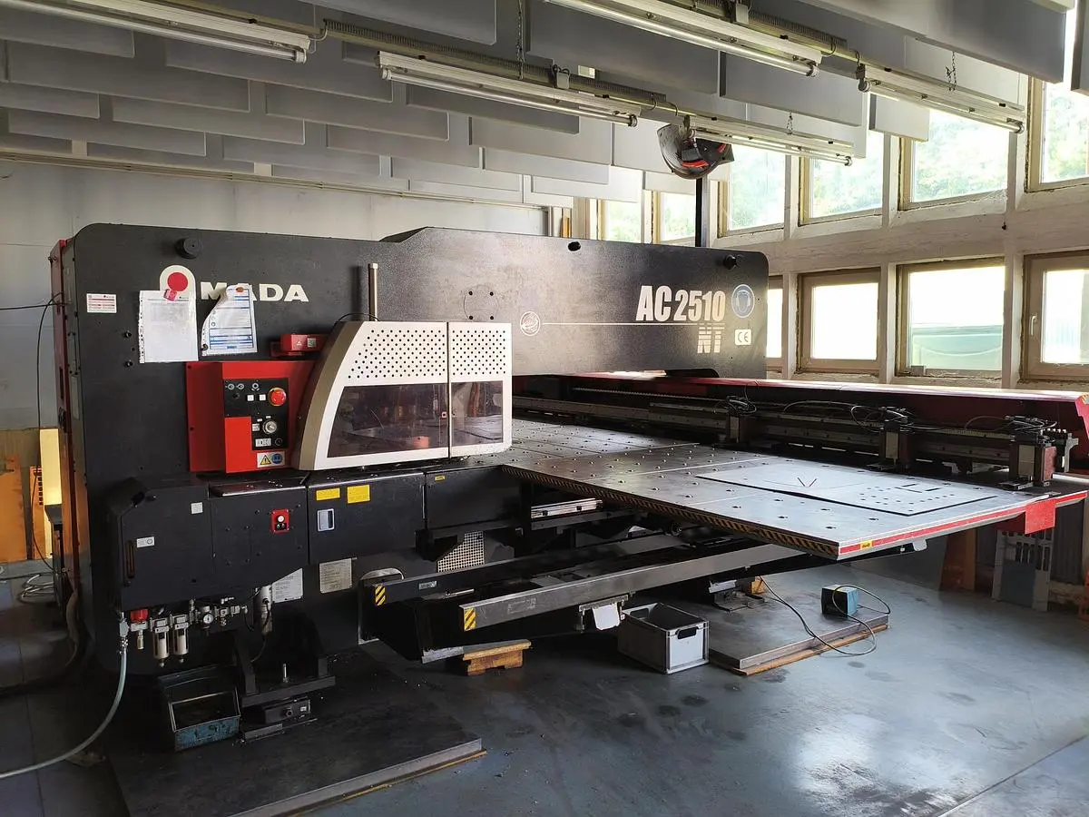 USED 2008 AMADA AC-2510 NT