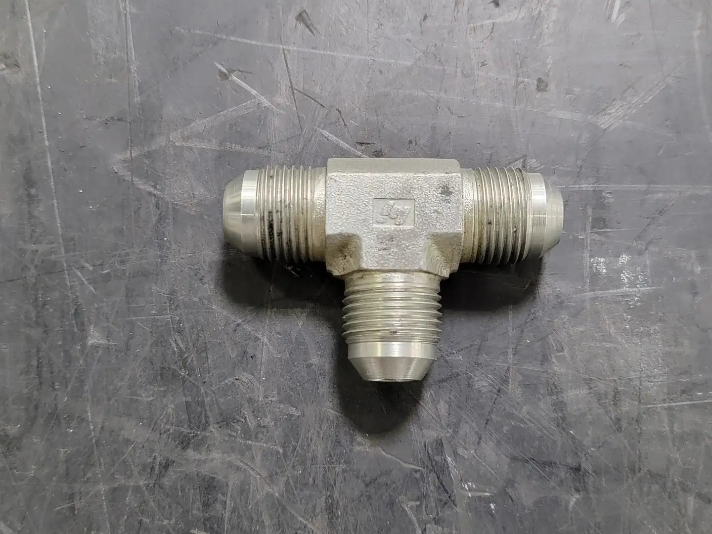 1/2" Male Threaded Tee M-08 JIC