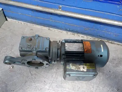 USED SEW EURODRIVE SA47TDT71C4BM605HR