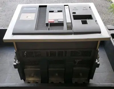 USED GE SSF20B220 STD Break Circuit Breaker, 2000A, 600VAC