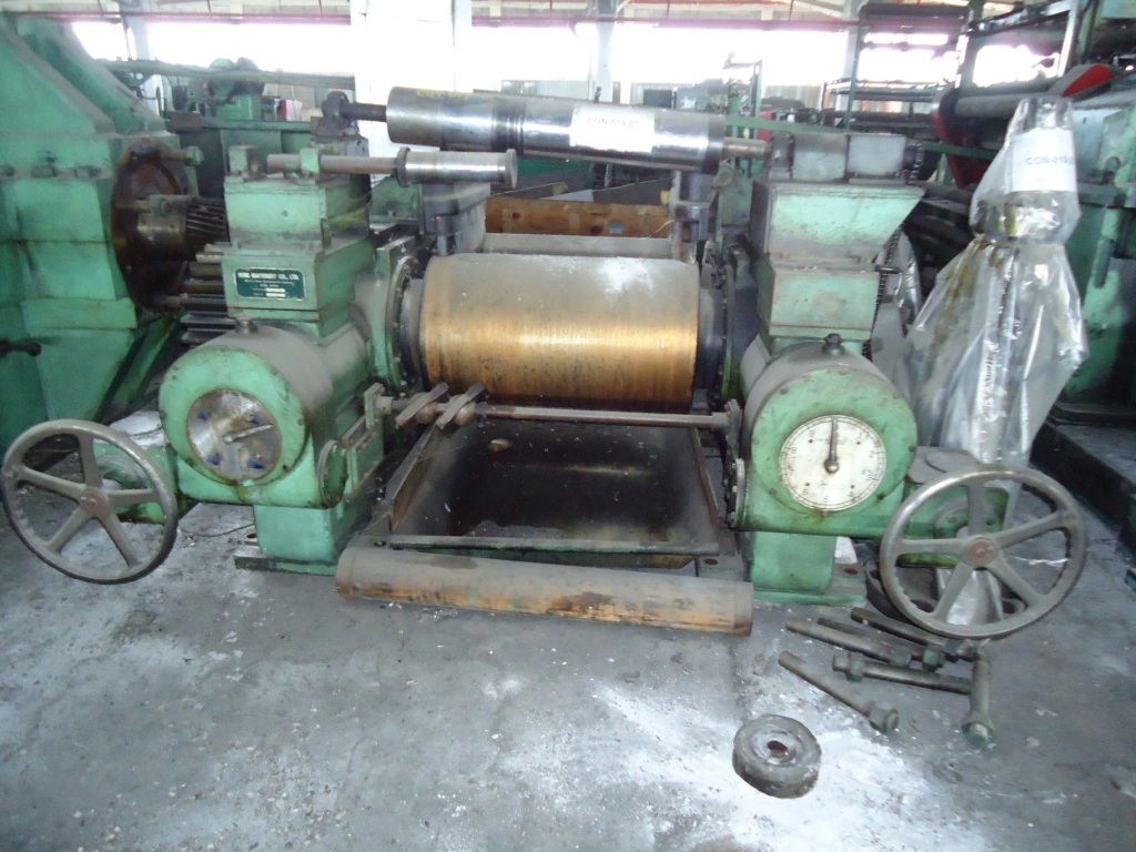 Kobe 2-Roll Rubber Mill 21x36