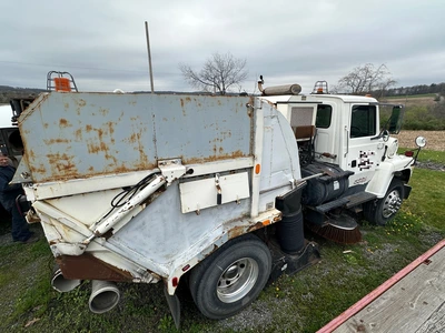 Used 1997 FORD L900 Street Sweeper Pennsylvania US | Proxy Equipment #1385051