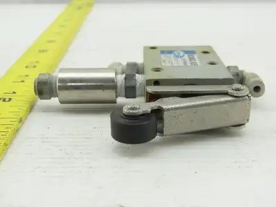 TPC UDM230-01R Mechanical Pneumatic Valve 1/8" NPT
