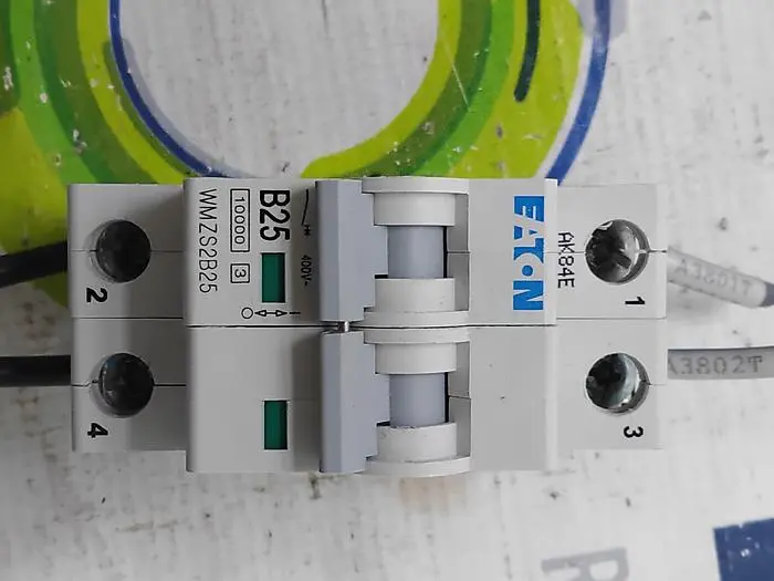 Used EATON B25 Circuit Breakers | SMT Resource #488474