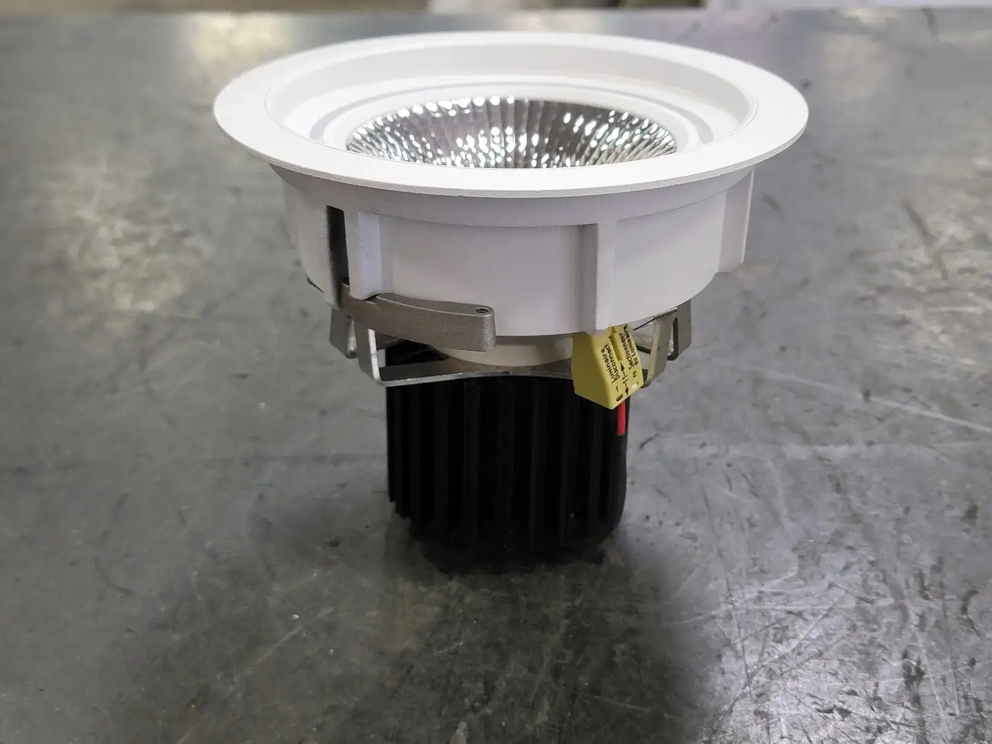 NEW LUMINII AR3D-FL-A90-645-35-10-00-01-01