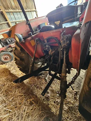 1988 Case International 585 tractor with loader | Iron Listing (22)