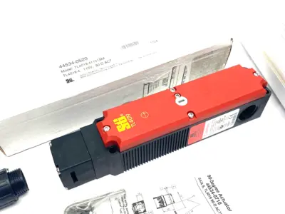 USED OMRON STI SAFETY SOLENOID INTERLOCK 90-DEG ACTUATOR