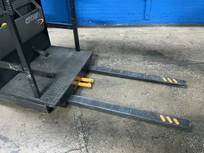 Used CROWN SP352030 Electric Lifters Ohio US | HGR 24 #1446268