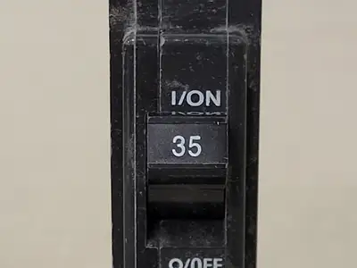 USED SQUARE D QOB135