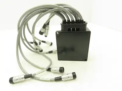 Idec BX5T-NS2Y Servo Power Supply 24VDC 10-Cable Terminal Breakout Box Module