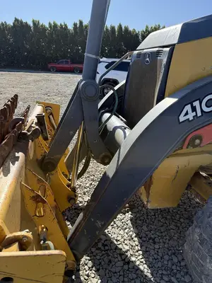 USED 2017 JOHN DEERE 410L