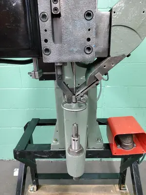 USED CHICAGO 912 - BENCH; WITH FINGER PROTECTOR