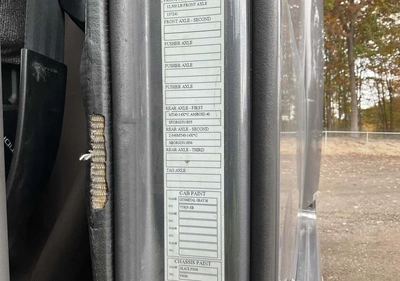 USED 2014 VOLVO VNL 6X4