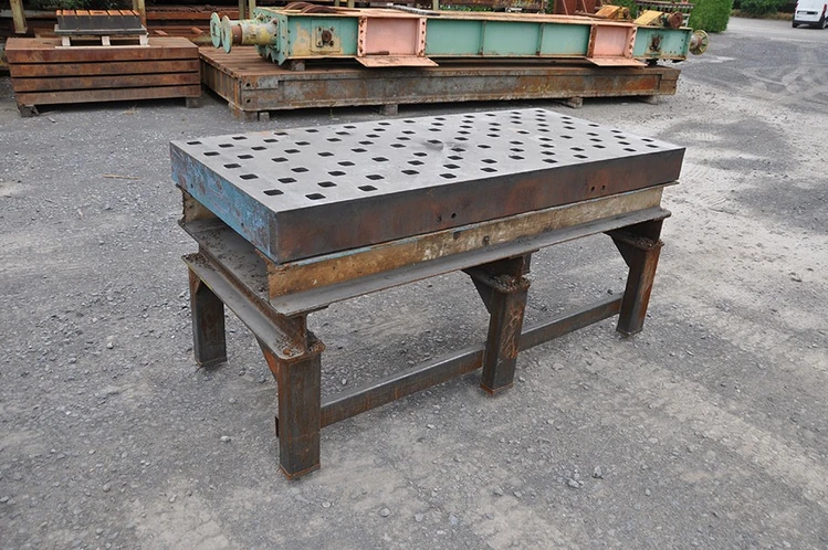 Used TABLE 2000 X 910 X 140 MM Tables, Floor & Layout Plates BE | Apt International N.V #366506
