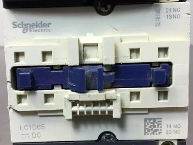 Schneider Electric LC1D65 DC DC24V Contactor 4E-10