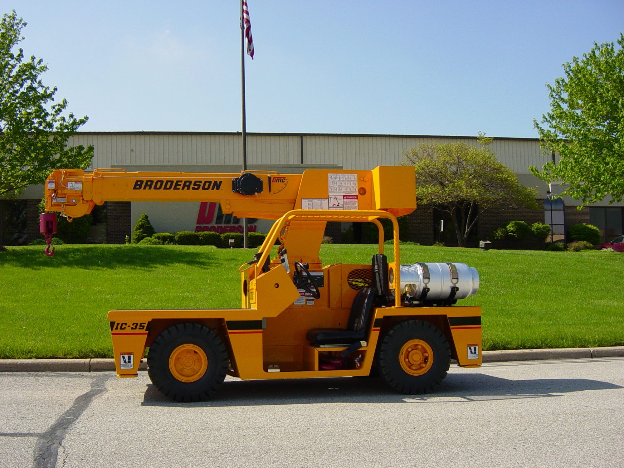 USED 1994 Broderson IC-35-2A