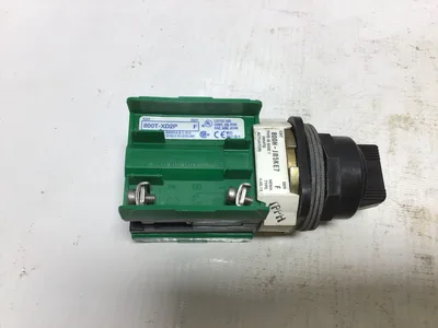 ALLEN BRADLEY 800H-JR5KE7 SER F 2-POS SELECTOR SWITCH WITH CONTACT BLOCK