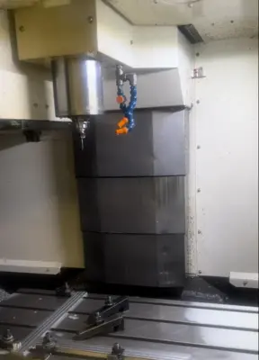 2014 HYUNDAI WIA F400 Vertical Machining Centers | Toolquip, Inc. (4)