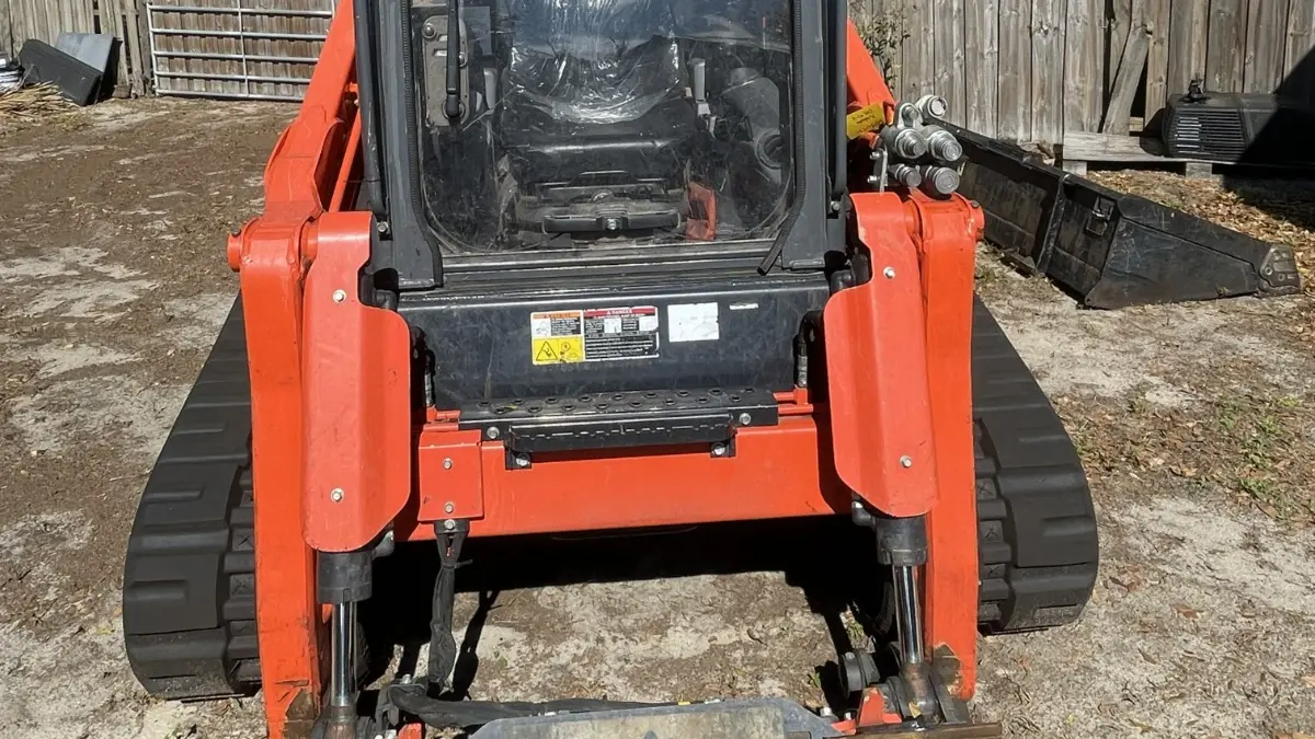 USED 2023 Kubota SVL97-2