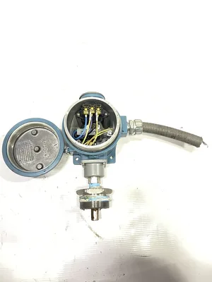 UE United Electric Controls B121-120 Temperature Switch/Sensor 0-225F 275F 480V