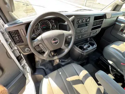 Used 2021 GMC SAVANA CUTAWAY Box trucks Florida US | Truck and Van Outlet #1509173
