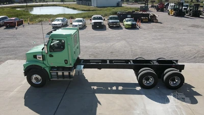 New | in-Stock 2025 WESTERN STAR 47X Cab Chassis trucks Texas US | Roll Off Truck World #1492024