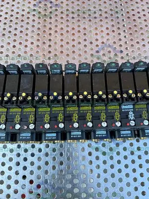 USED CROUZET 81513100 PNEUMATIC CONTROL VALVE W/ CROUZET 81517201 SUB BASE