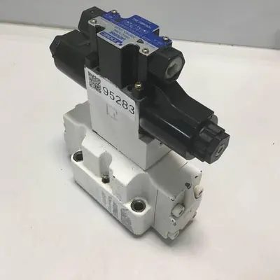USED TOKIMEC VICKERS DG5V-7-2C-E-P7-H-82-JA743