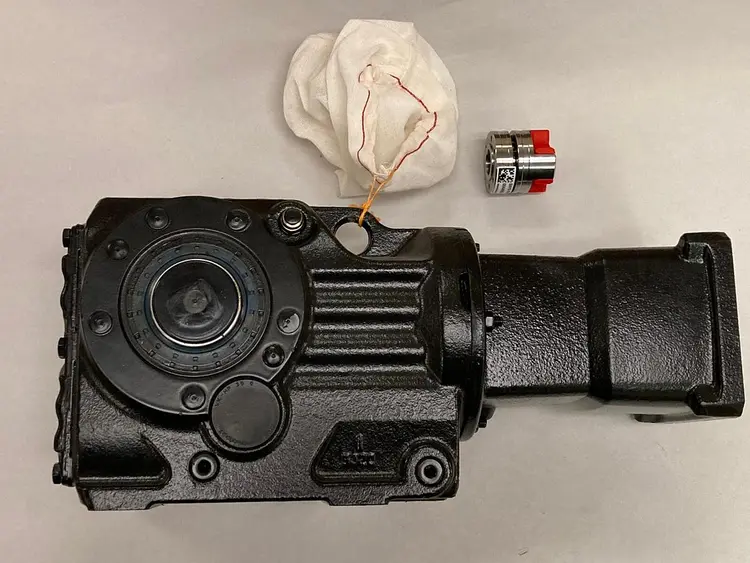 New | in-Stock SEW-EURODRIVE KA 37/T AQH100/3 Gearmotors | Surplus Asset Holdings #1226790