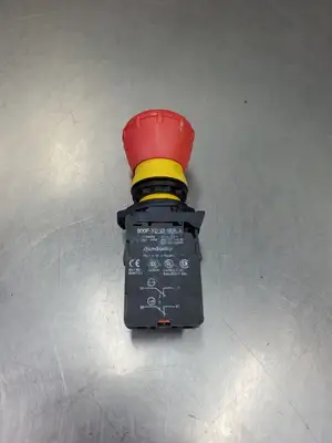 USED Allen-Bradley 800F-N3R/800F-X10/800F-X02D LED E-Stop Pushbutton Switch