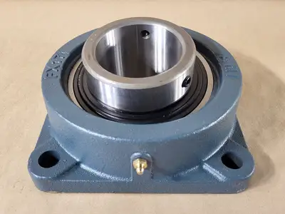 NEW AMI BEARING UCFX17