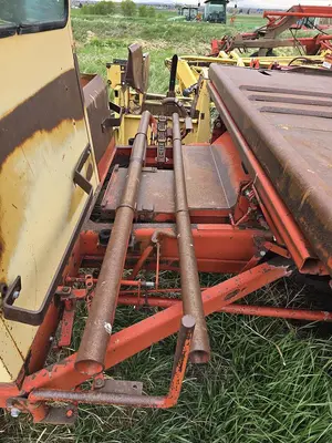 USED NEW HOLLAND 1075