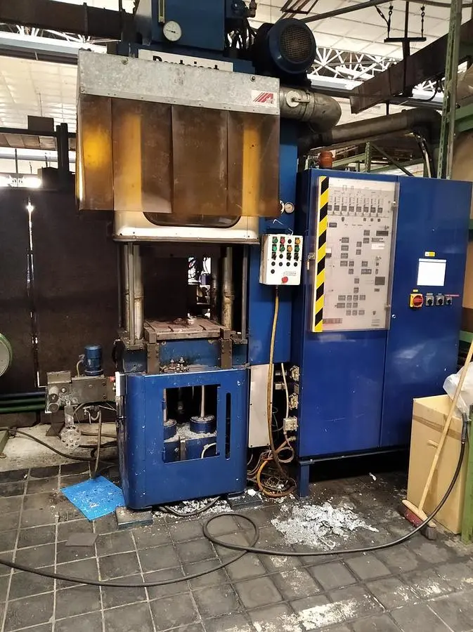 Used 1983 PENTAJECT PJ 1B 750/150 Heated Platen Hydraulic Press CZ | Amaron s.r.o. #1065229