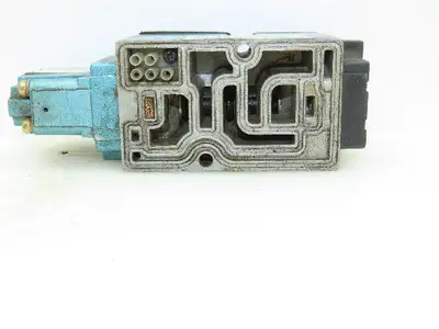 MAC 82A-AC-BKA-TM-DDA5-1DA Pneumatic Solenoid Control Valve 150PSI 24VDC Coil