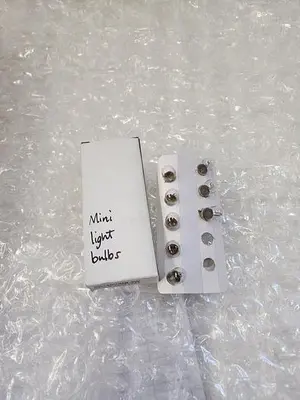 MINI LIGHT BULBS SR130V-MB-2W (LOT OF 8)